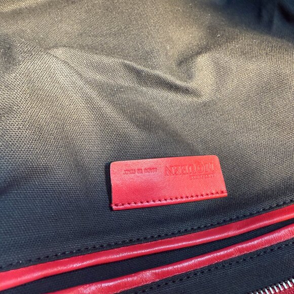 Alexander McQueen Leather Skull Padlock Tote. With dust bag. - Picture 12 of 13